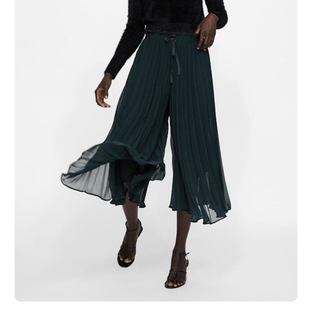 Zara Women’s Pleated Wide Leg Culottes